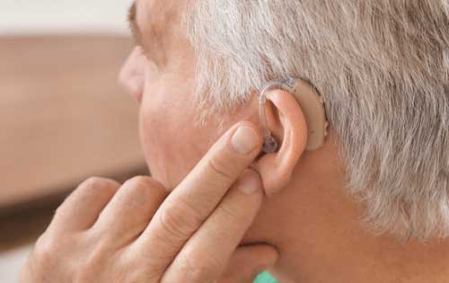 听力不好的人应该定期检查听力吗？