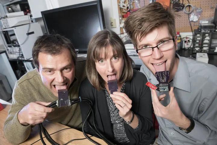 未来听障患者或可用舌头“听” 见这个世界2