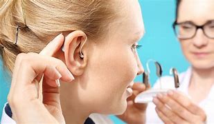 老人耳背越来越严重不肯戴助听器怎么办？