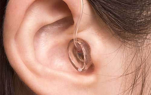 注意助听器听取的最佳距离