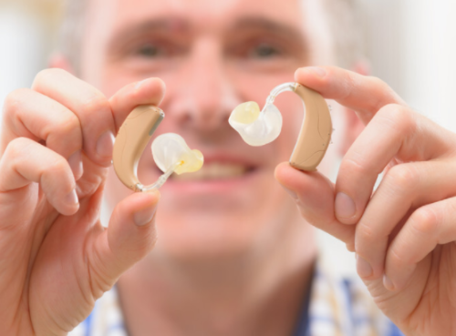 听力筛检在40~50分贝时，建议要戴助听器