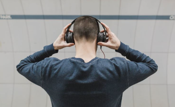 耳机声音开太大！ 你的听力正在被谋杀