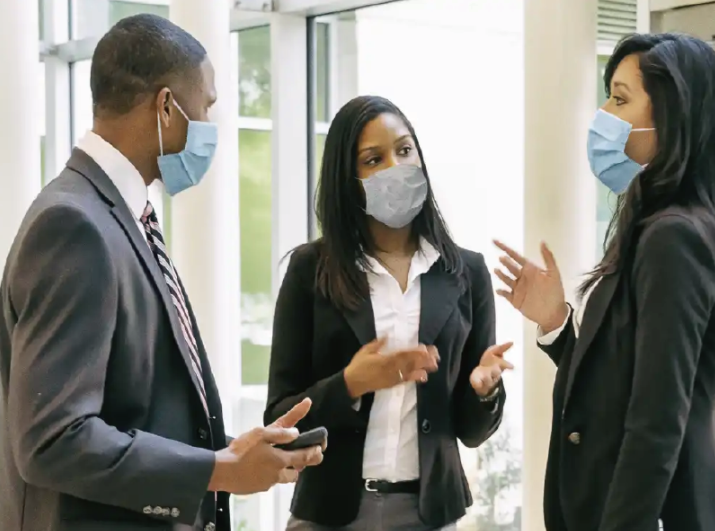 image戴口罩对话，如何让聆听与被聆听更容易？