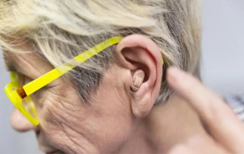 老人助听器一定要选择合适的